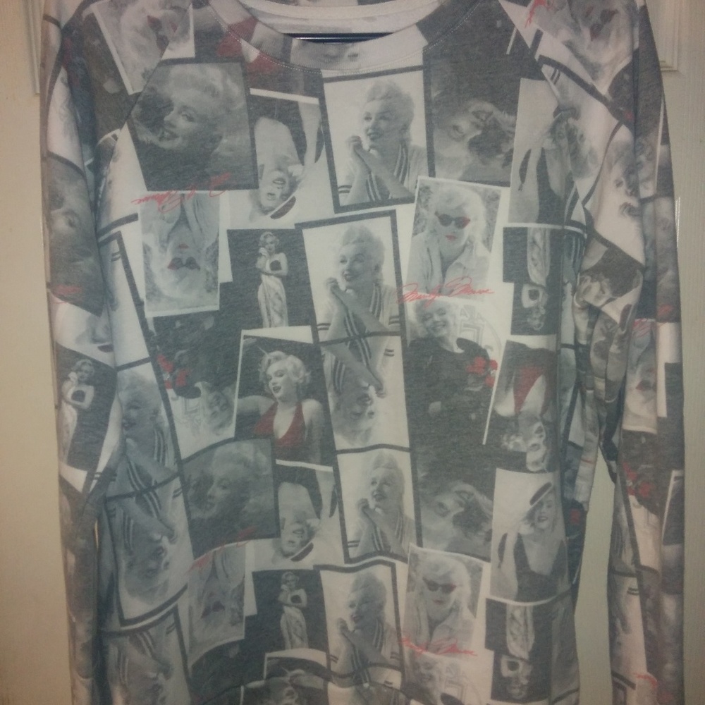 !!!!Marilyn Monroe Sweatshirt!!!!!